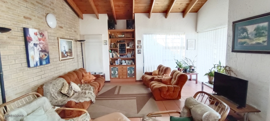 2 Bedroom Property for Sale in Wavecrest Eastern Cape